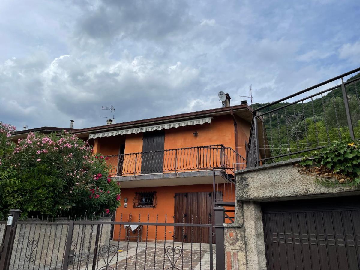 A La Zolia Mendia Salò Exterior foto